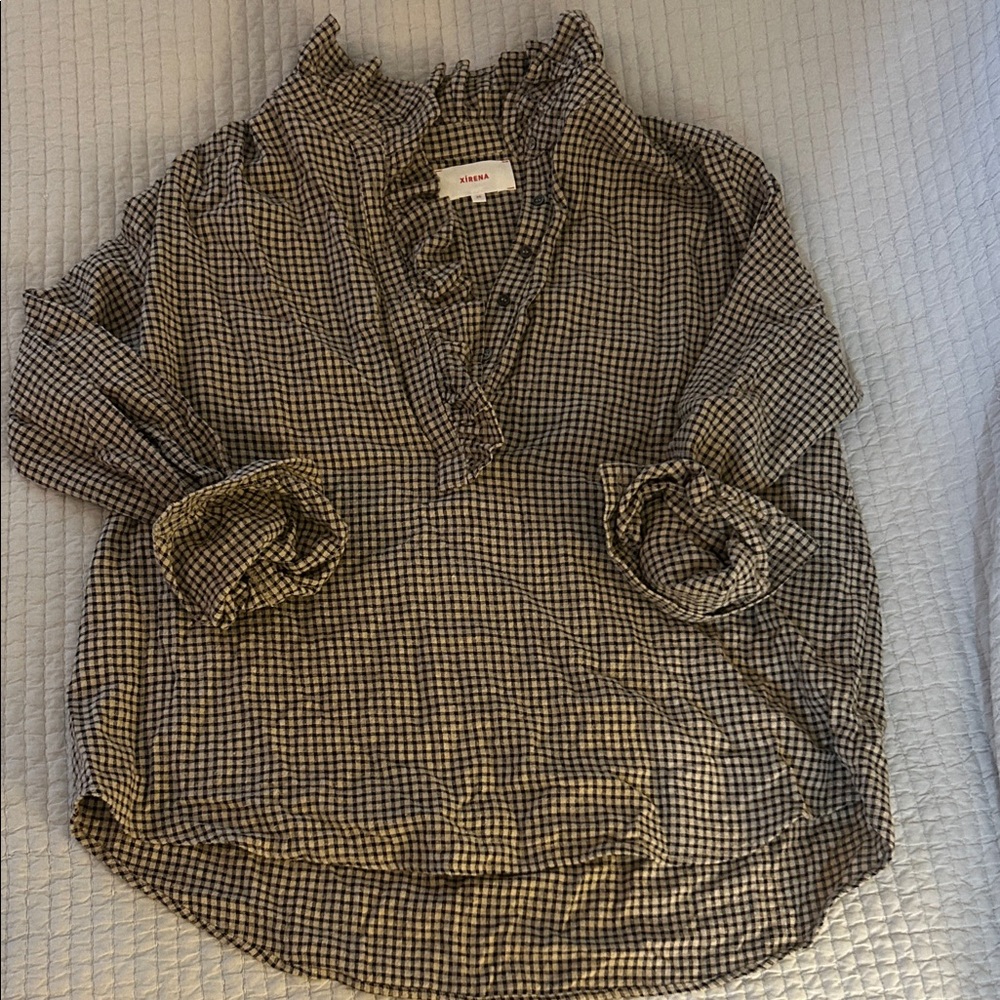 Like new checkered ruffled blouse